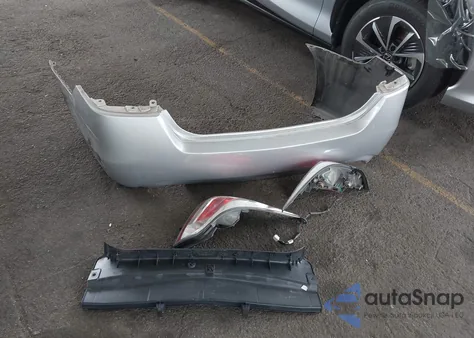 2015 Nissan Altima 2.5 Sv z USA, uszkodzony, nr VIN 1N4AL3AP8FC221853